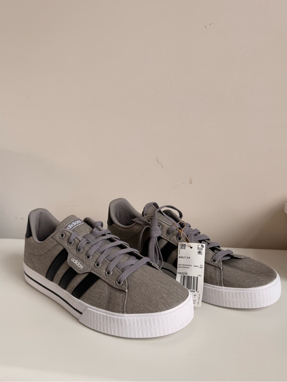 NEW Adidas Grey and Black Low-Top Casual Sneakers